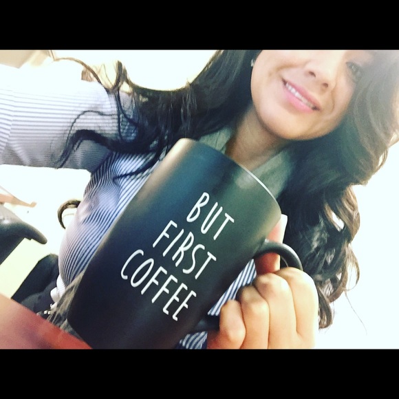 Meet your Posher, Monica - Picture 1 of 1